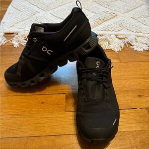 Like NEW On Cloud Sneakers